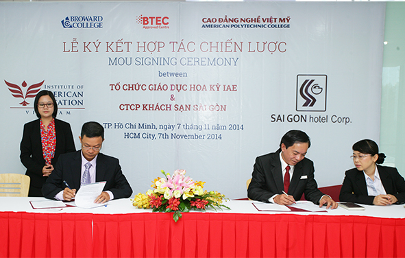 Ký hợp tác đào tạo & tuyển dụng với CTCP Khách Sạn Sài Gòn